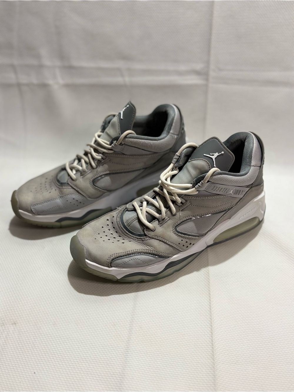 Jordan Men's Grey Retro Trainer Sneakers